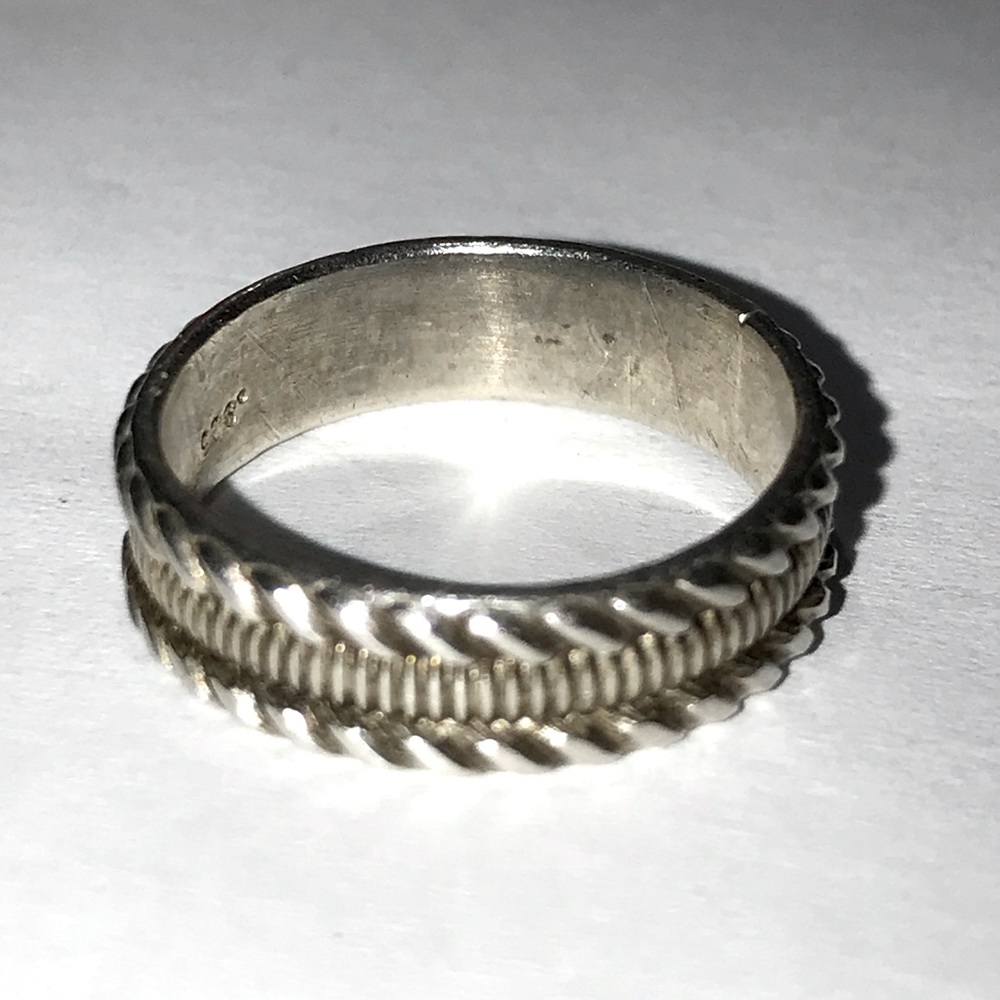 Vintage .925 silver ring
